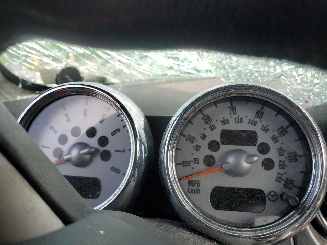 2005 Mini Cooper S VIN: WMWRH33565TF84760 Lot: 61859274