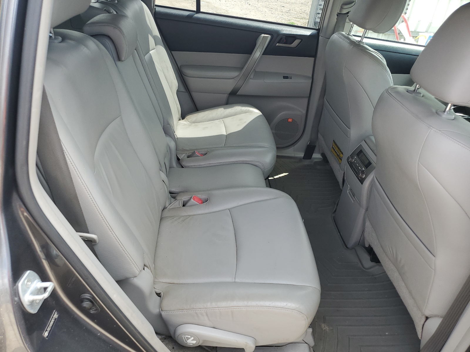 JTEES43A092139697 2009 Toyota Highlander Sport