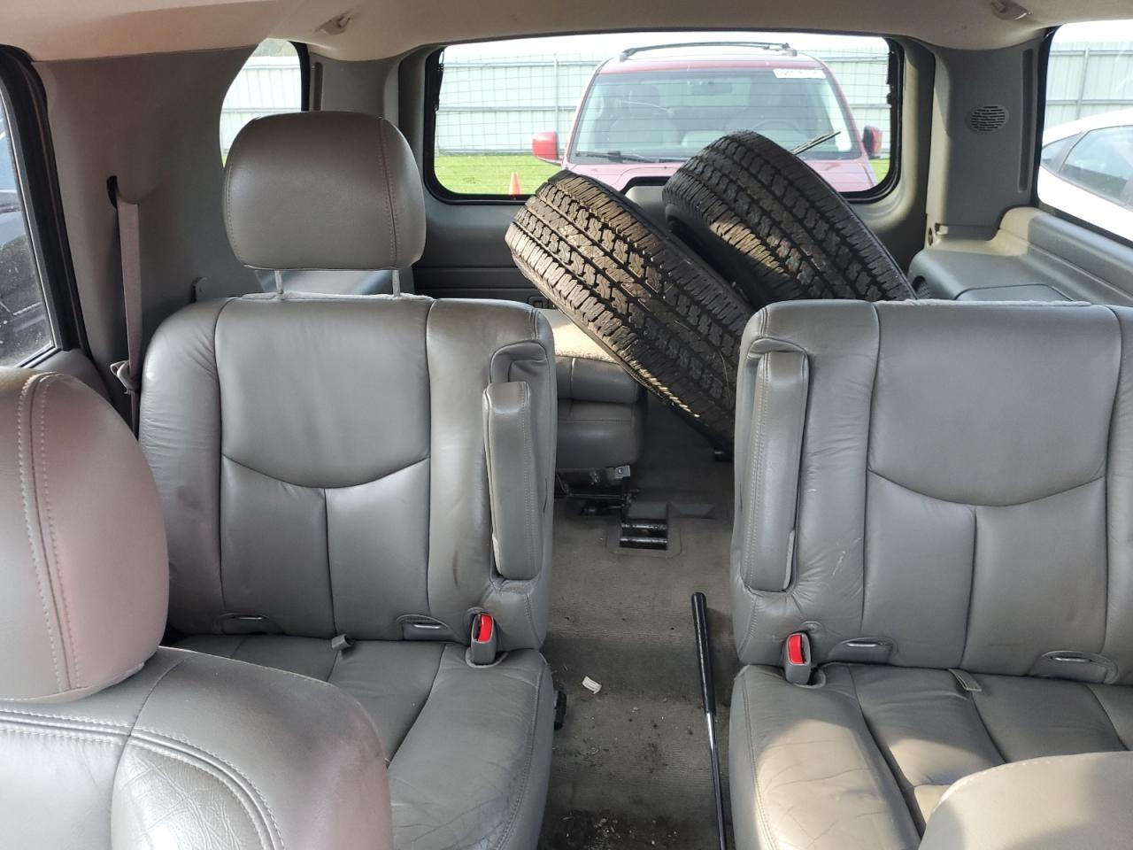 2004 Chevrolet Tahoe K1500 VIN: 1GNEK13Z74R137400 Lot: 65365114