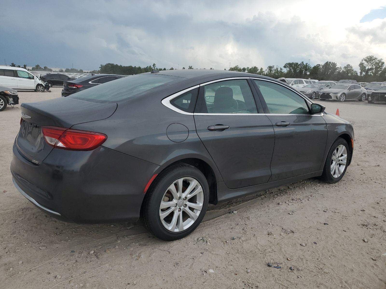 2015 Chrysler 200 Limited vin: 1C3CCCAB8FN602344