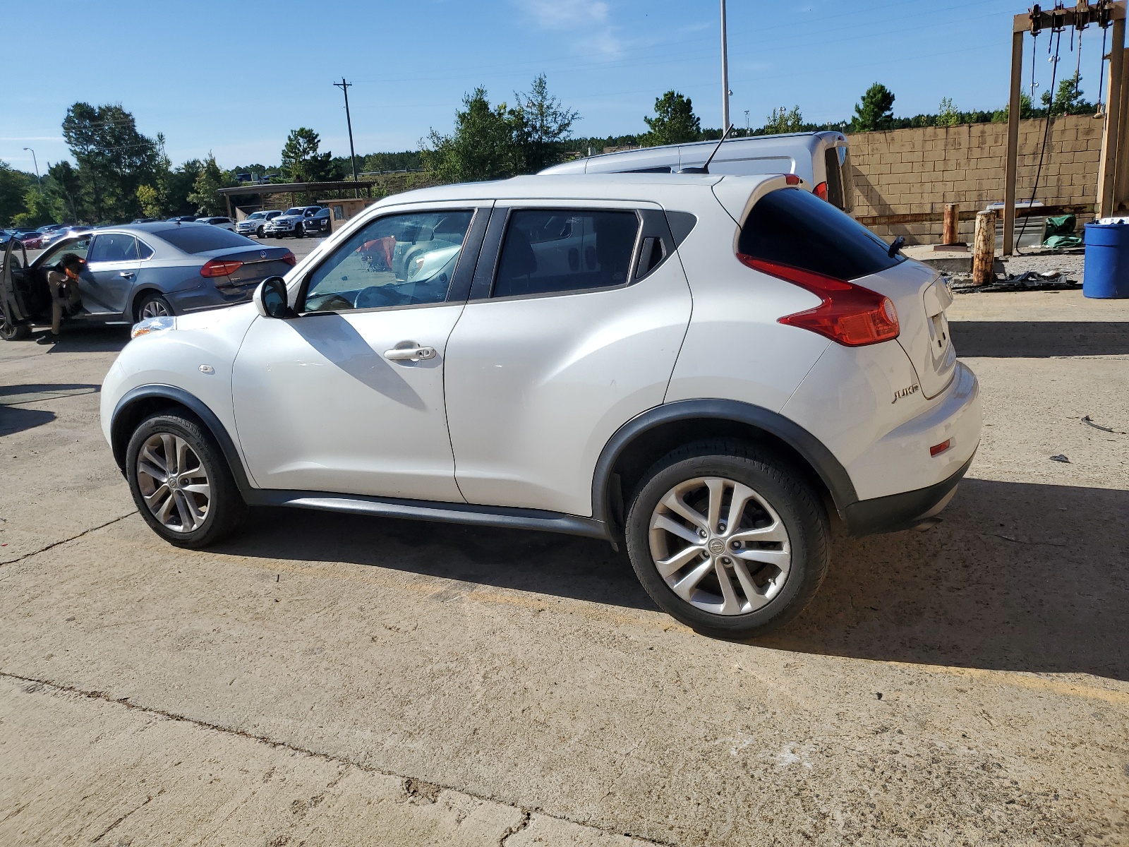 2014 Nissan Juke S vin: JN8AF5MR0ET360968