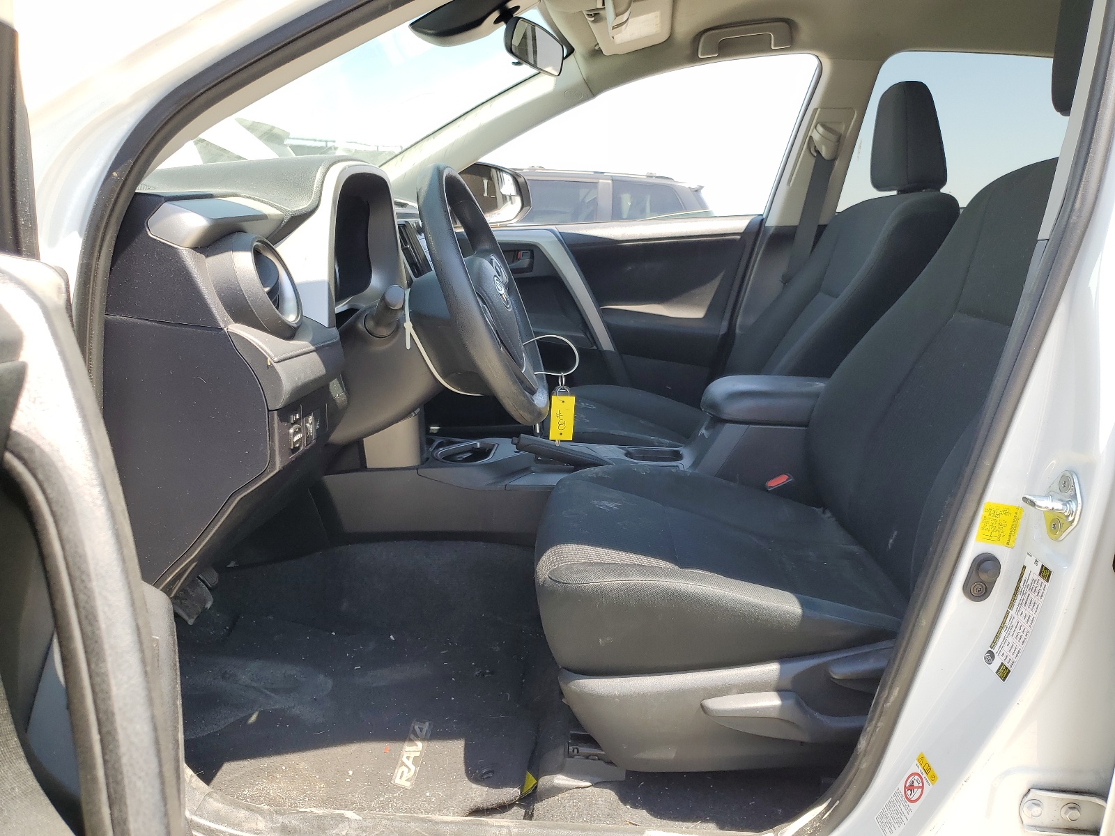 2T3ZFREV9HW352192 2017 Toyota Rav4 Le