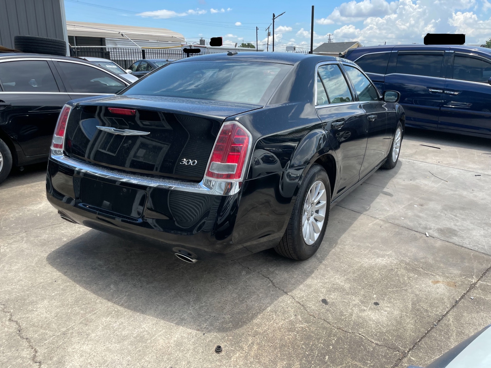 2014 Chrysler 300 vin: 2C3CCAAG6EH119751