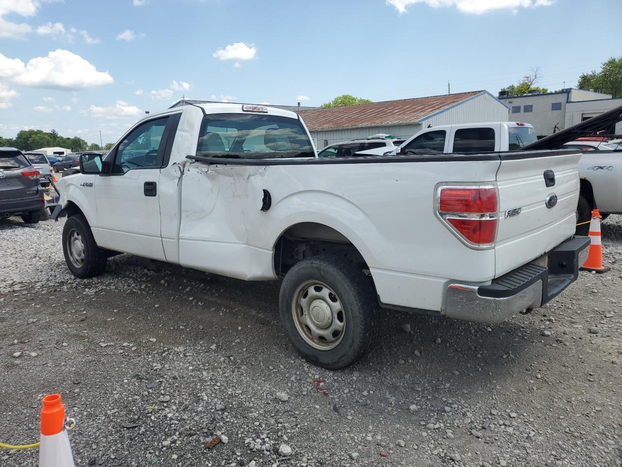 2013 Ford F150 VIN: 1FTMF1EM8DKE77402 Lot: 62275604