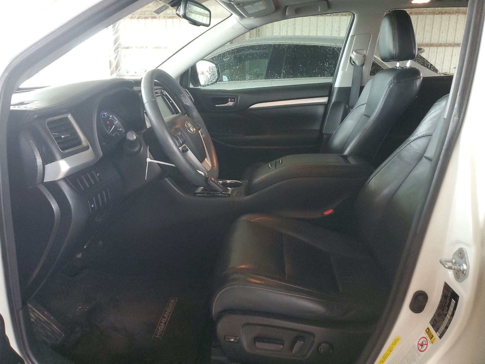 5TDKKRFH3GS155024 2016 Toyota Highlander Xle