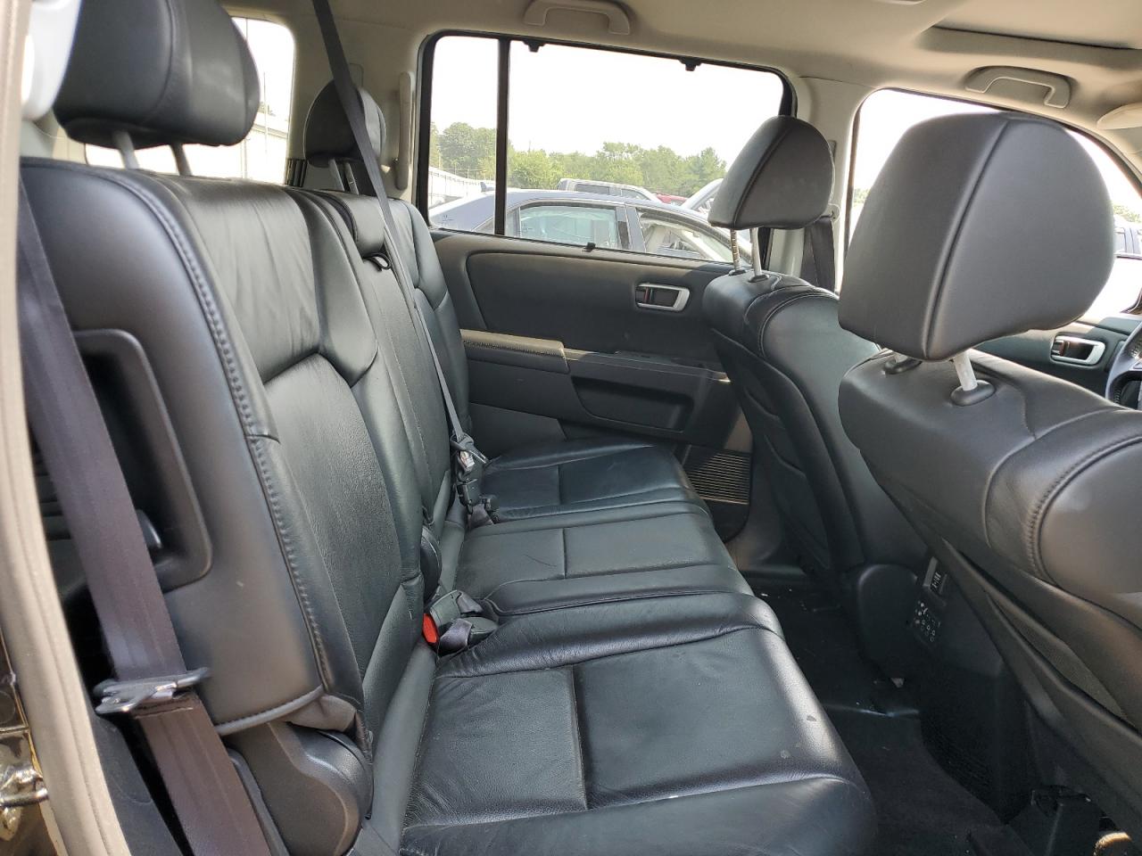 2011 Honda Pilot Touring VIN: 5FNYF4H98BB056915 Lot: 63403934