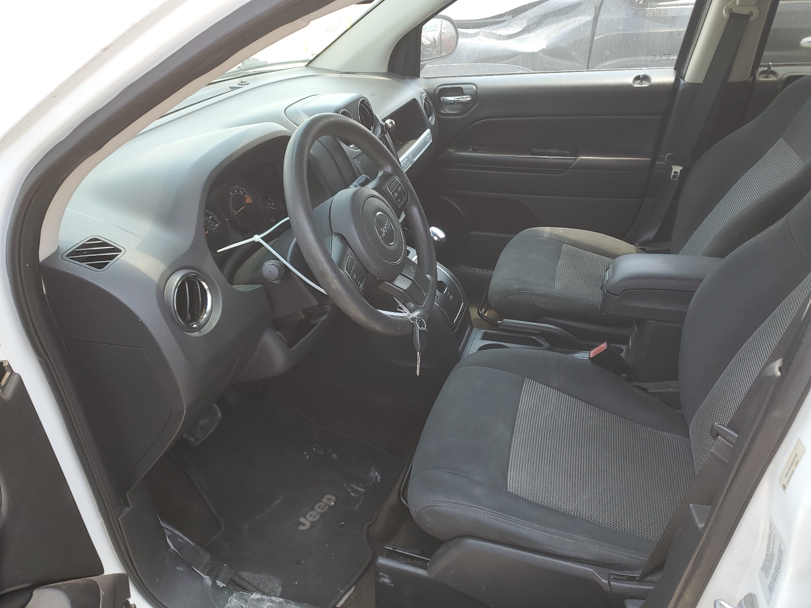 1C4NJCBA2GD621608 2016 Jeep Compass Sport