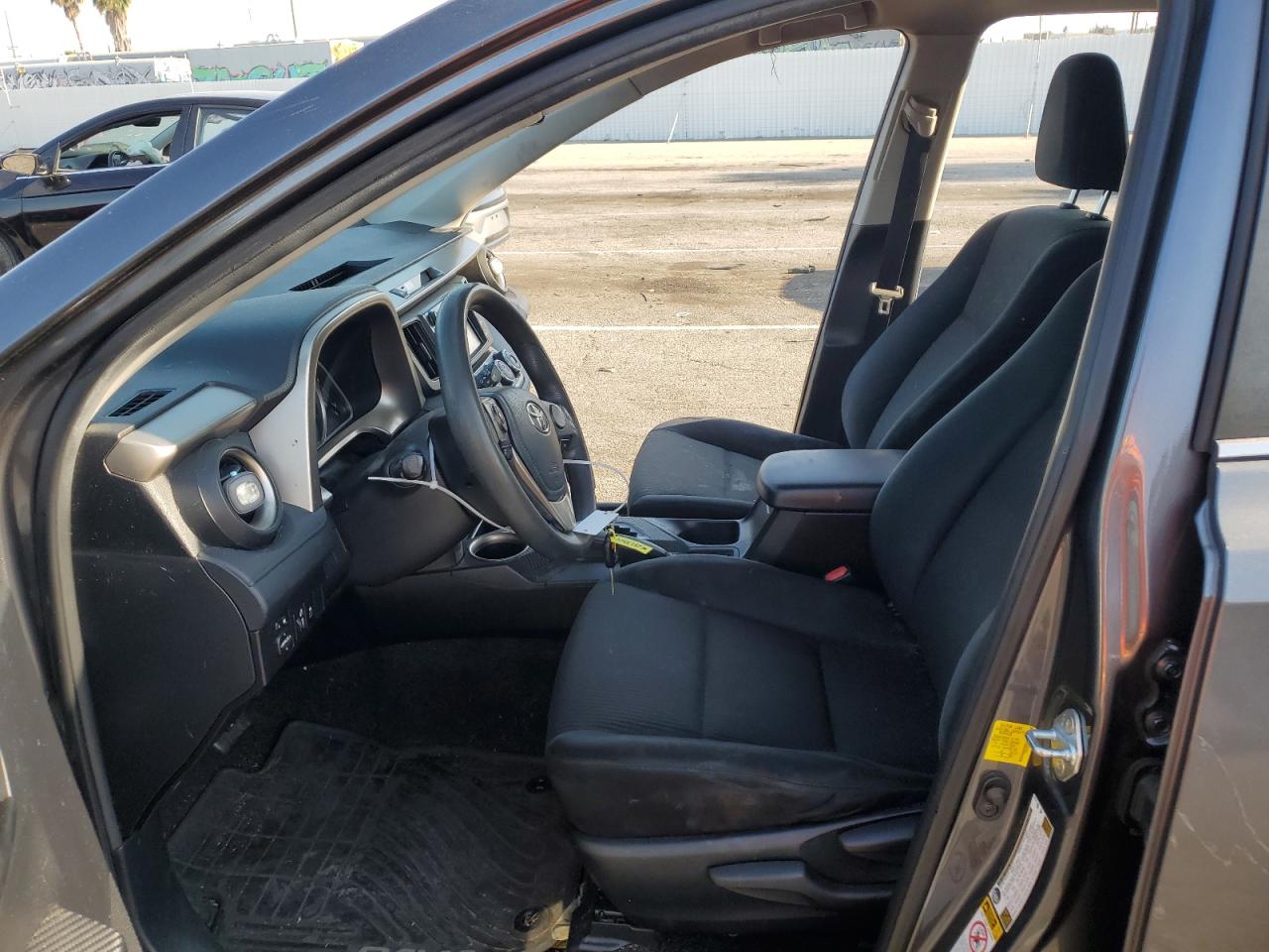 2015 Toyota Rav4 Le VIN: JTMZFREV0FD065124 Lot: 61827064