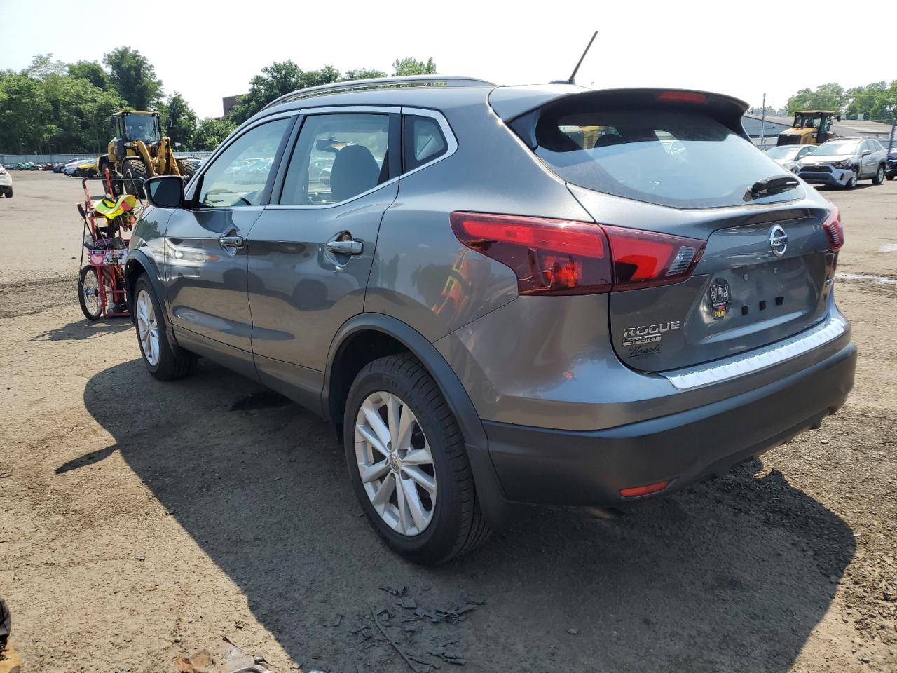 JN1BJ1CR5JW201934 2018 Nissan Rogue Sport S