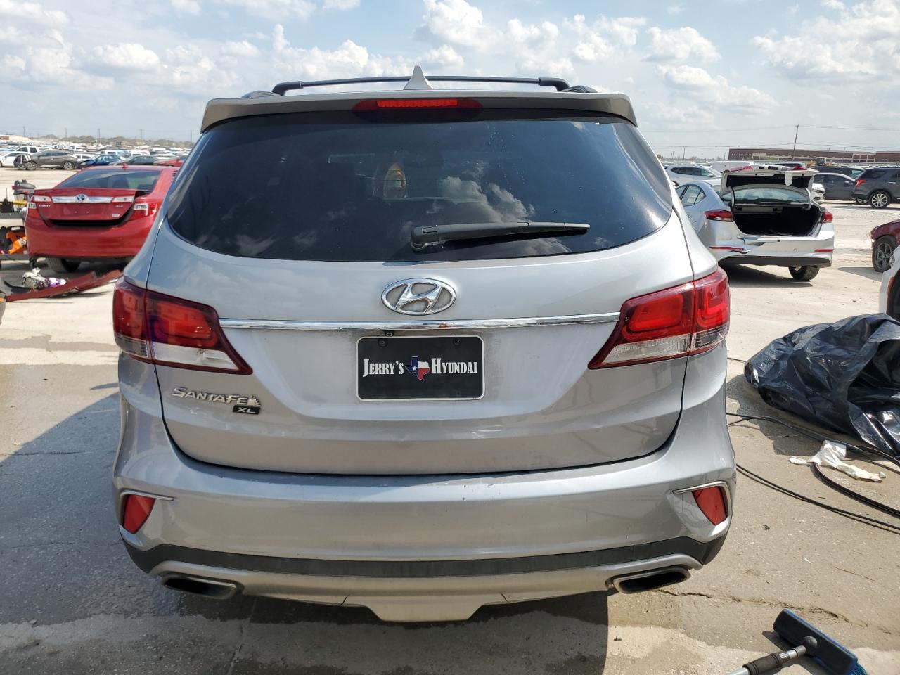 KM8SN4HF2KU305520 2019 Hyundai Santa Fe Xl Se