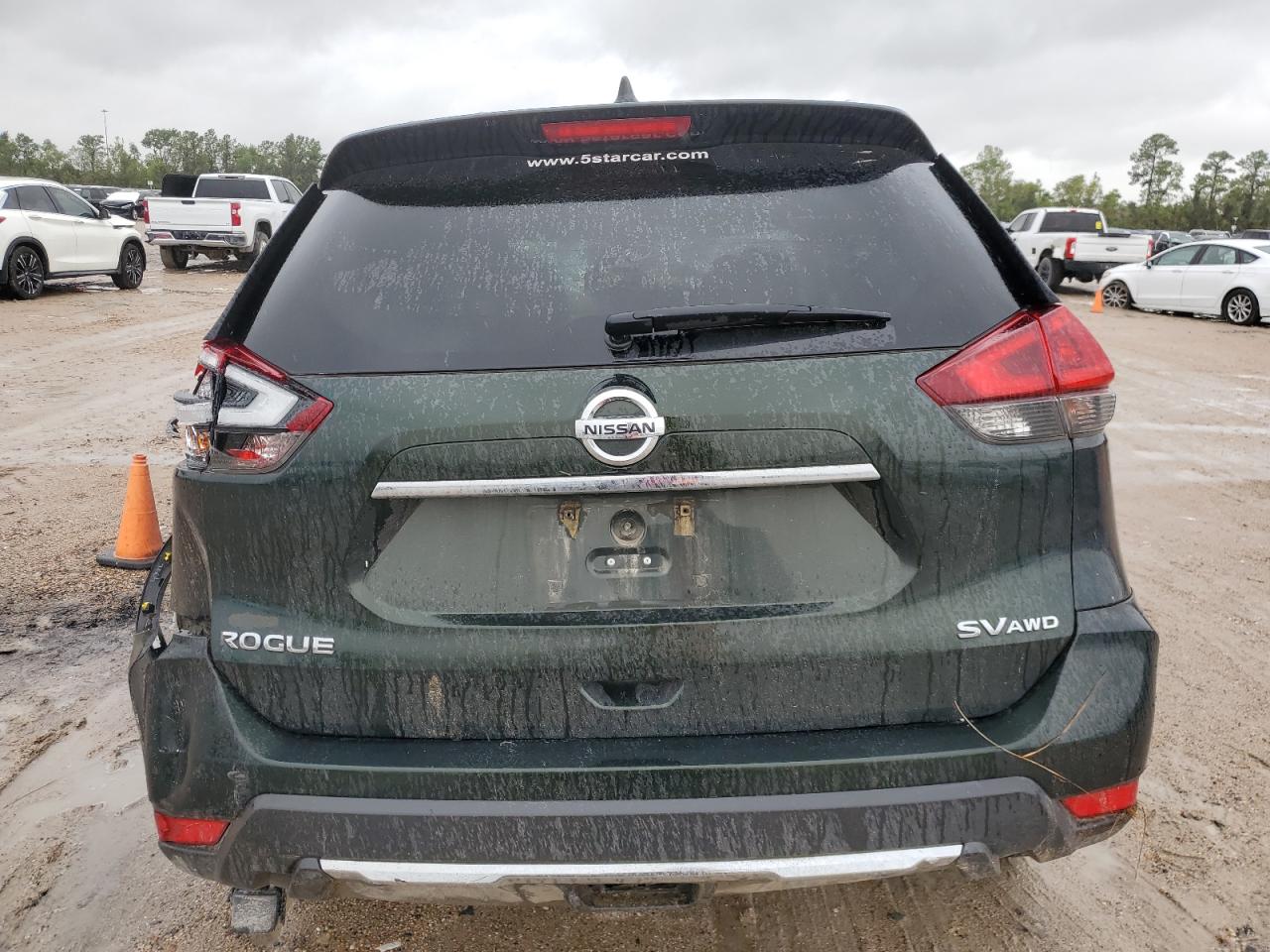 5N1AT2MV7JC722915 2018 Nissan Rogue S