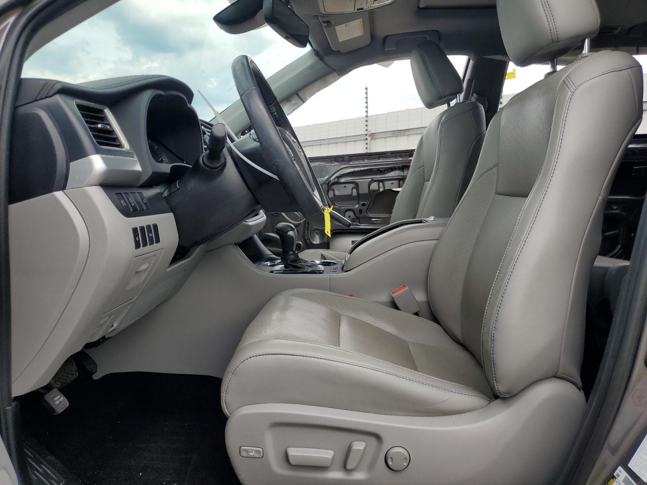 2019 Toyota Highlander Limited VIN: 5TDYZRFH5KS329996 Lot: 62038864