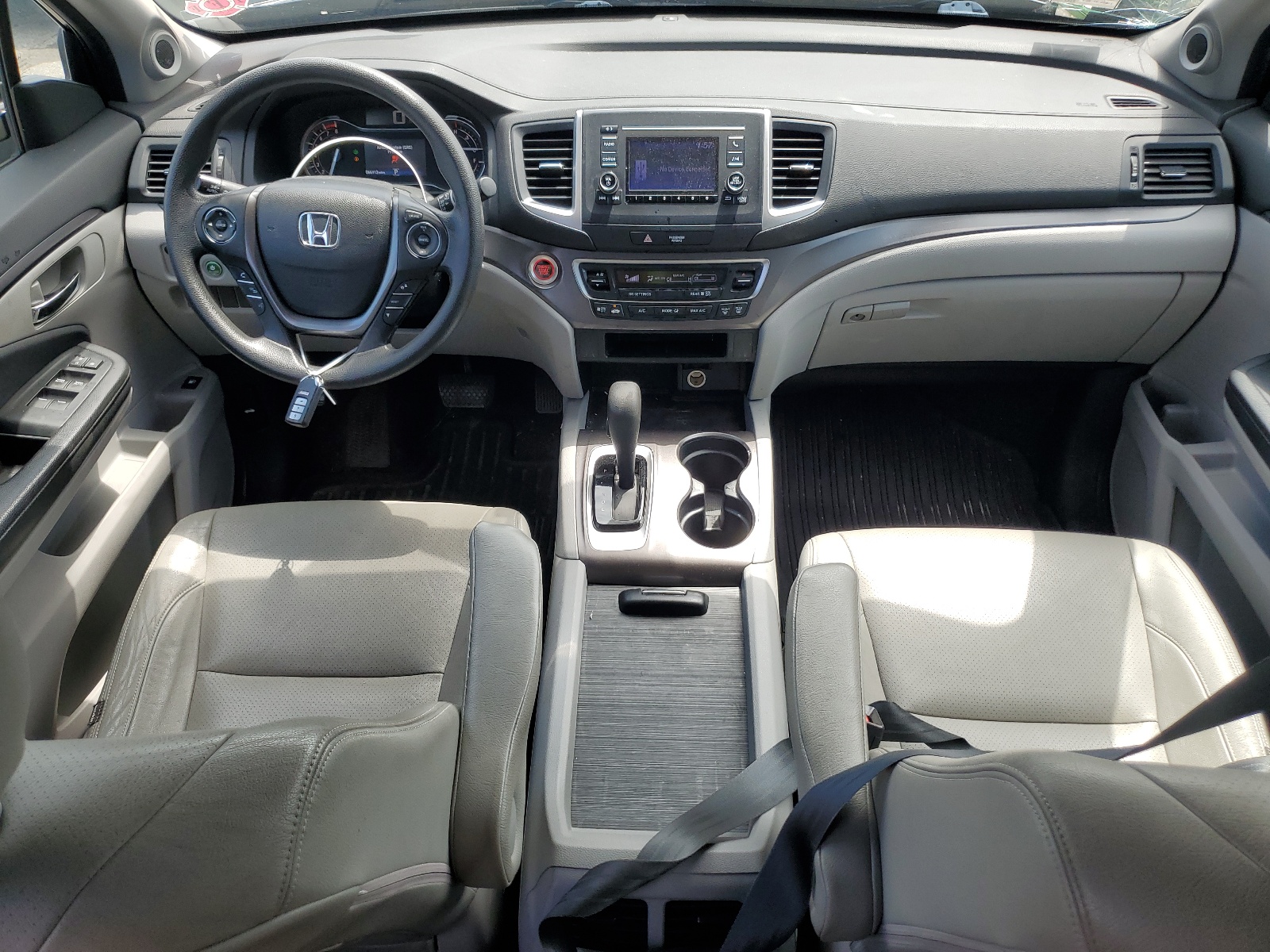 5FNYF5H14GB031811 2016 Honda Pilot Lx