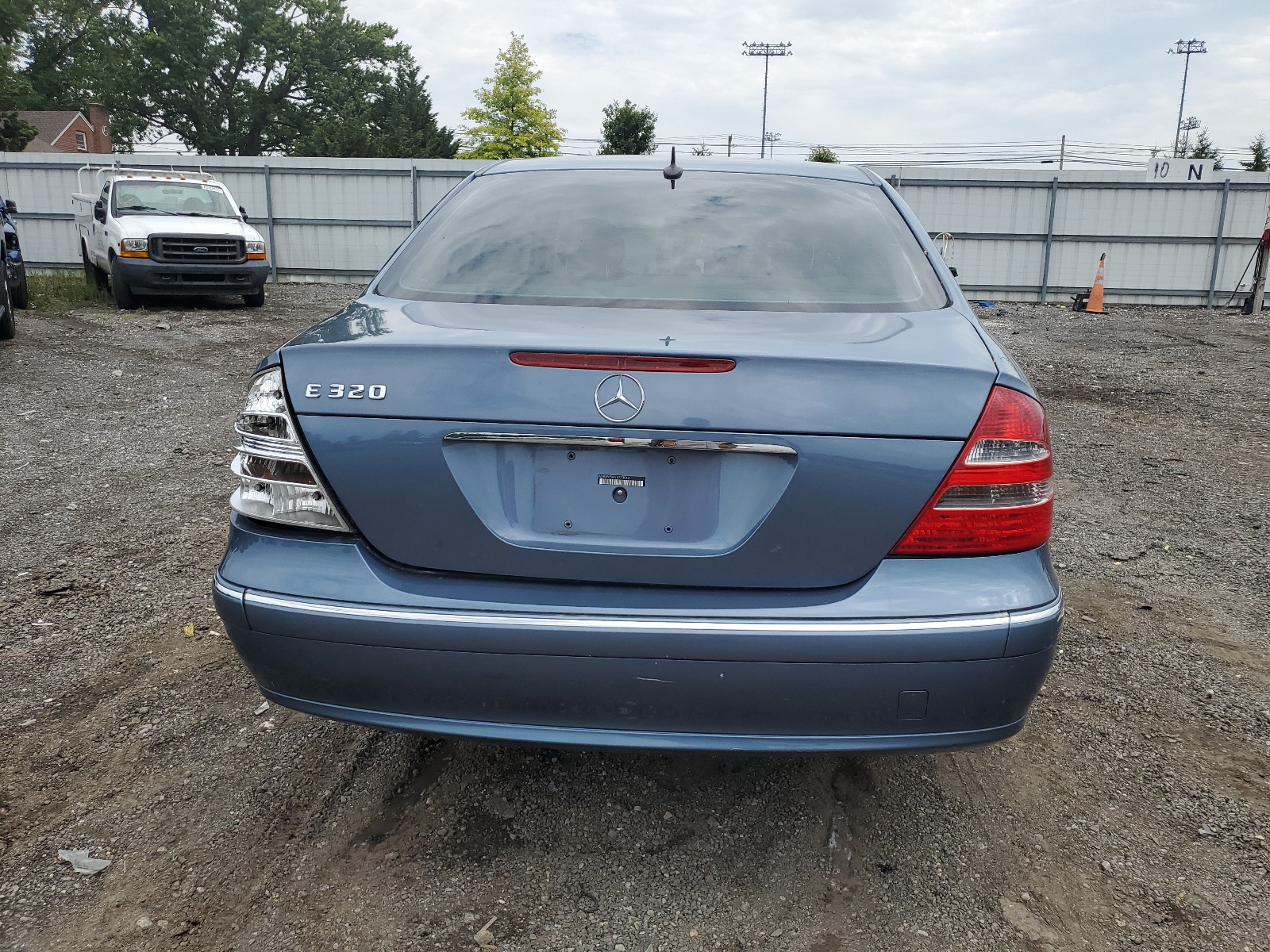 WDBUF65J95A723043 2005 Mercedes-Benz E 320