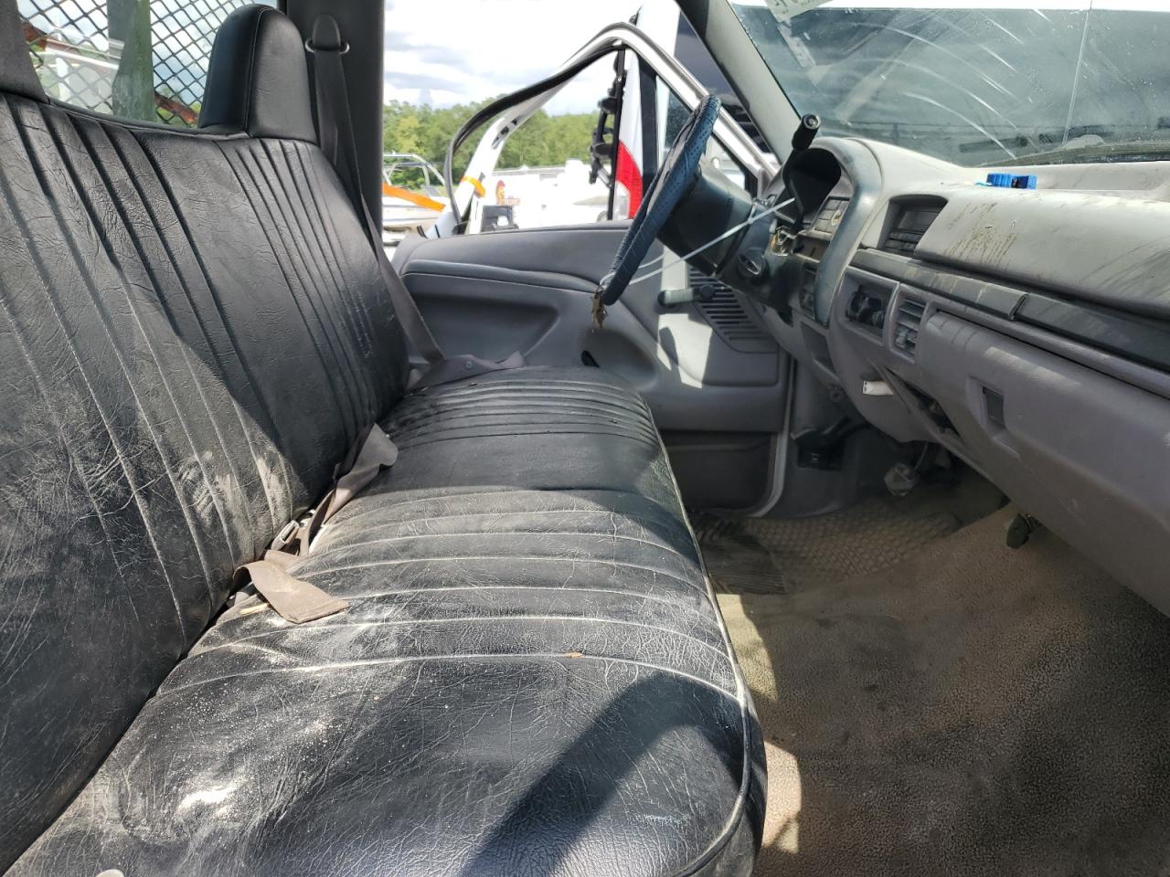 1997 Ford F350 VIN: 1FDJF37H1VEA20537 Lot: 61900994