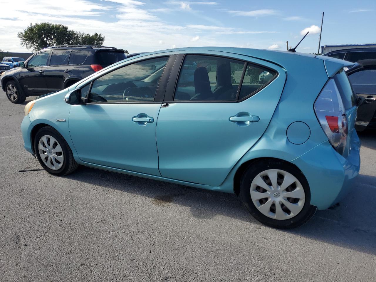 2013 Toyota Prius C VIN: JTDKDTB3XD1050555 Lot: 62260864