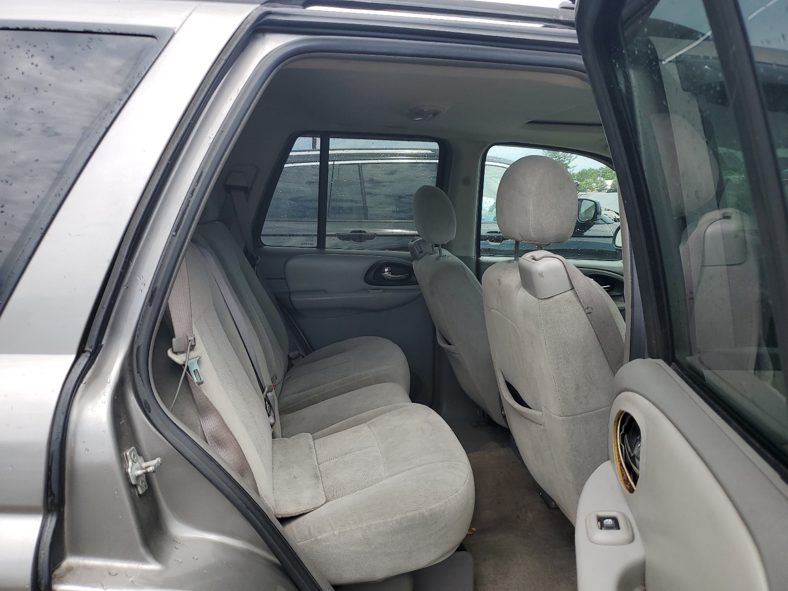 1GNDT13S752375558 2005 Chevrolet Trailblazer Ls