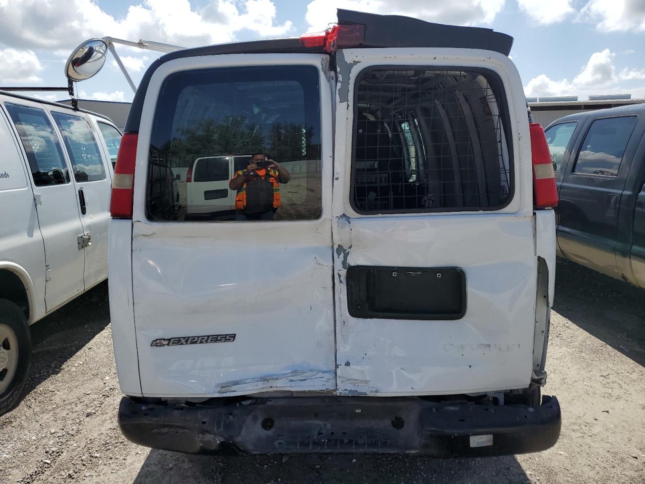 2008 Chevrolet Express G3500 VIN: 1GBHG39C381222037 Lot: 62979574