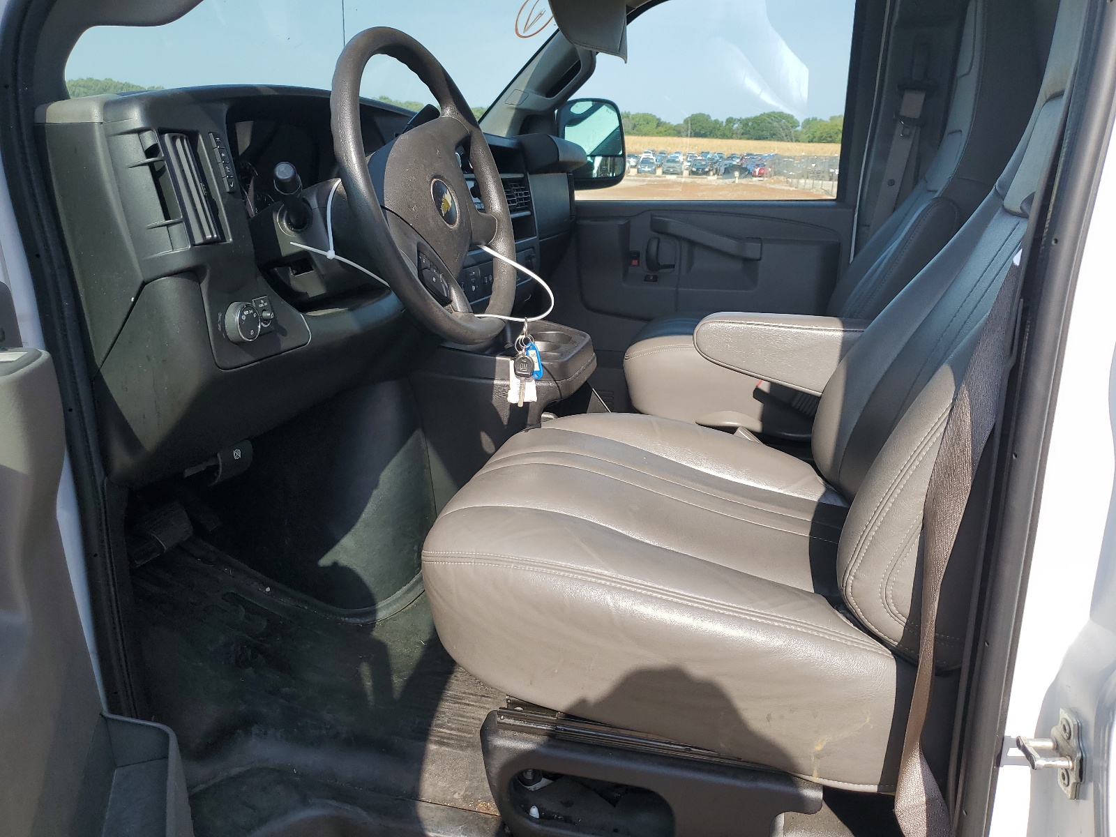 1GCWGAFP1M1219887 2021 Chevrolet Express G2500