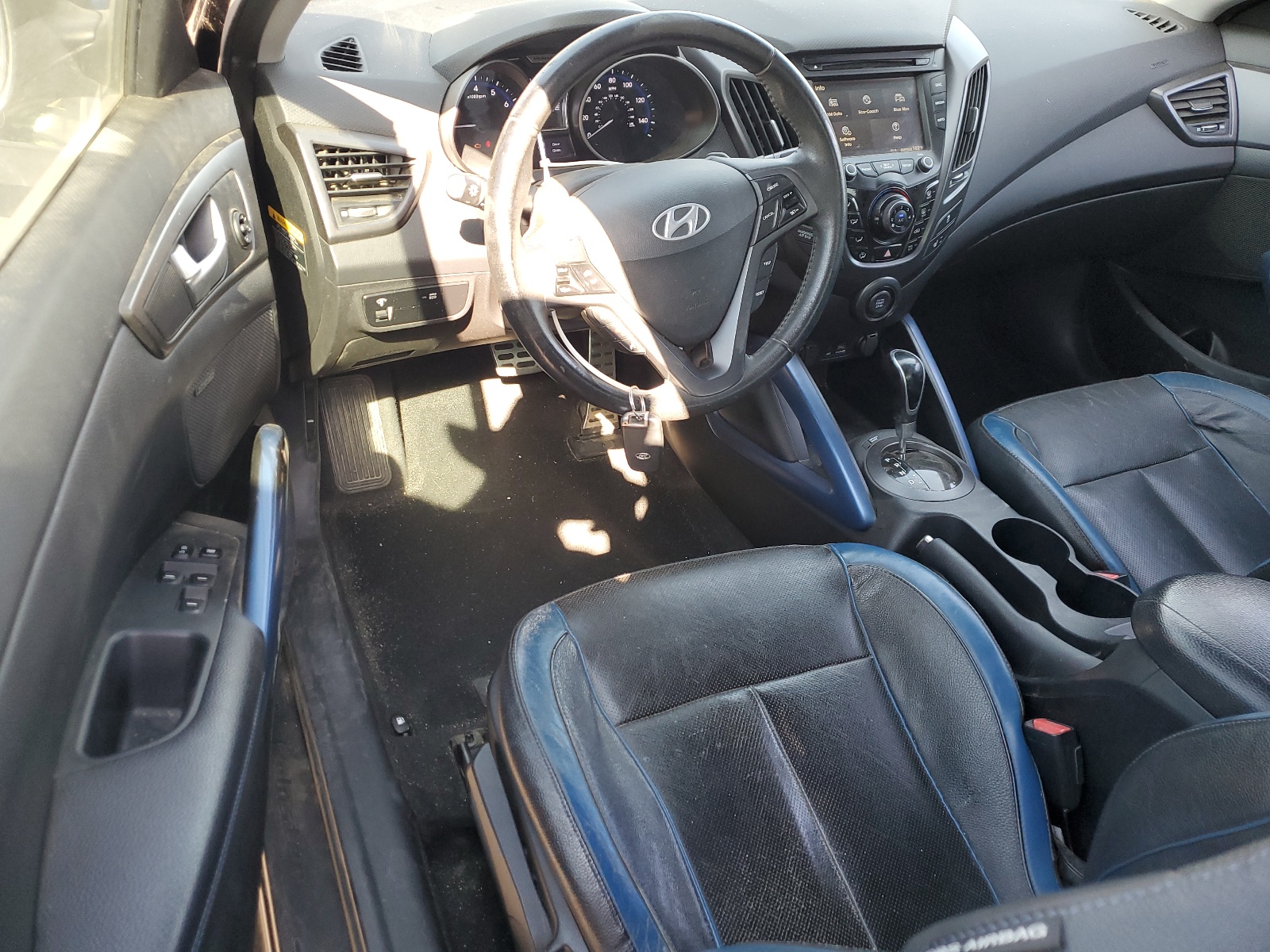 KMHTC6AE7DU135584 2013 Hyundai Veloster Turbo