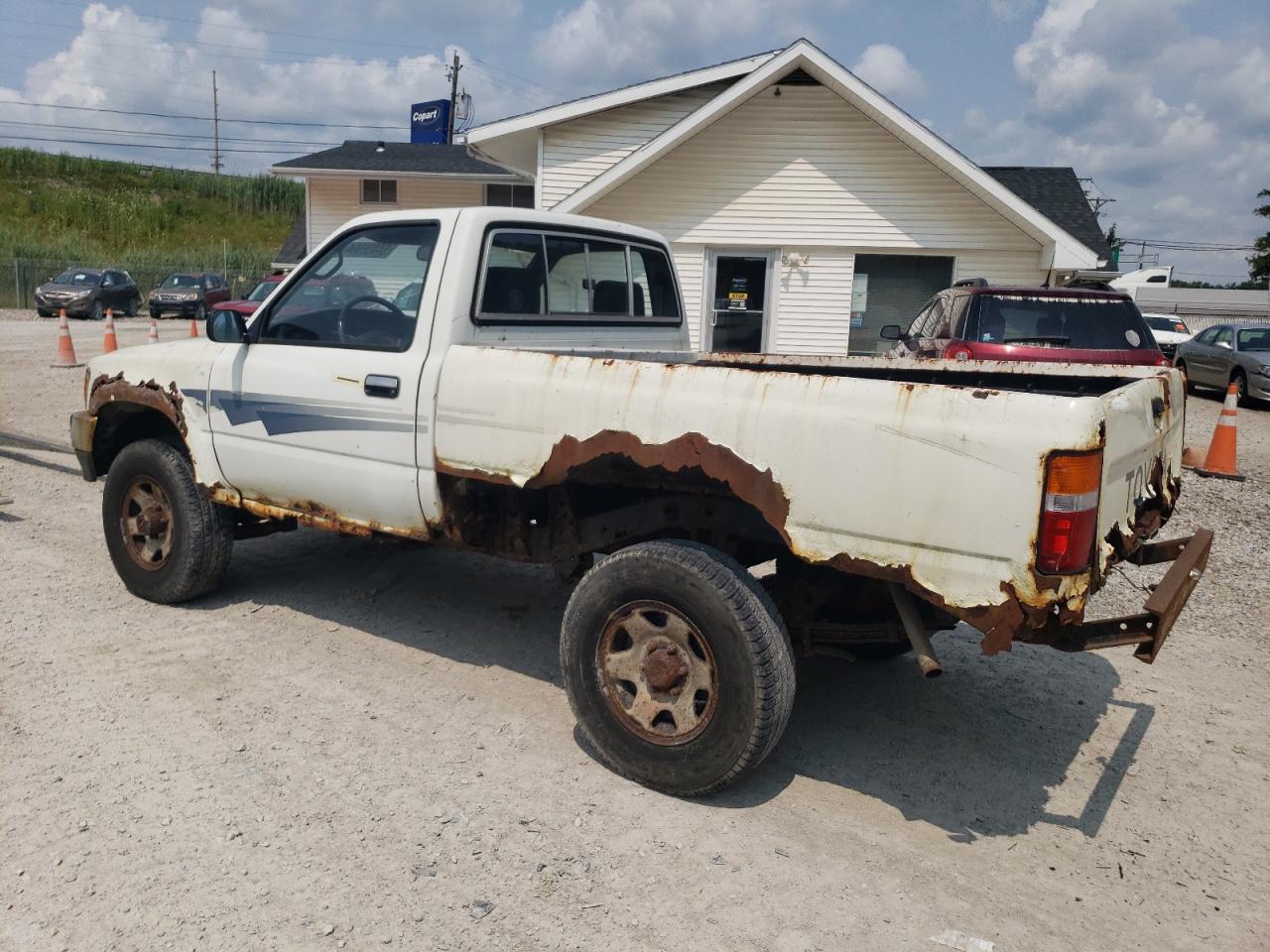 1992 Toyota Pickup 1/2 Ton Short Wheelbase Dlx VIN: JT4RN01P4N0031215 Lot: 64406004