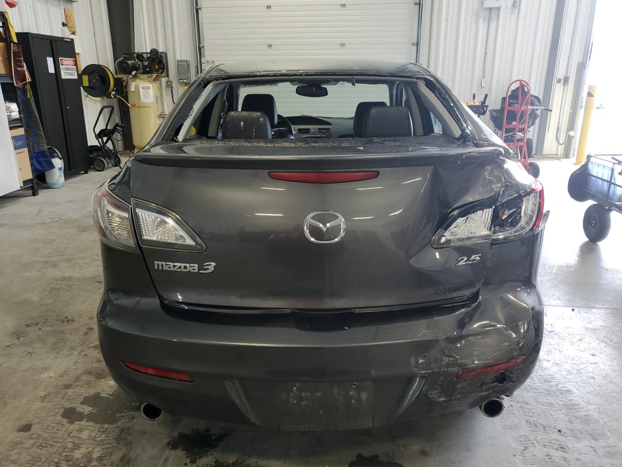 2011 Mazda 3 S VIN: JM1BL1W51B1462332 Lot: 64022474
