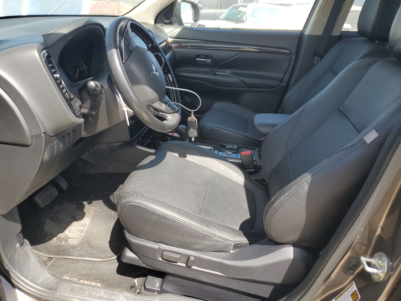 JA4AZ3A30HZ055148 2017 Mitsubishi Outlander Se