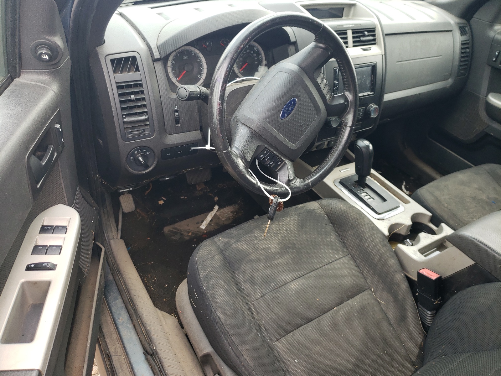 1FMCU0DG8AKA31653 2010 Ford Escape Xlt