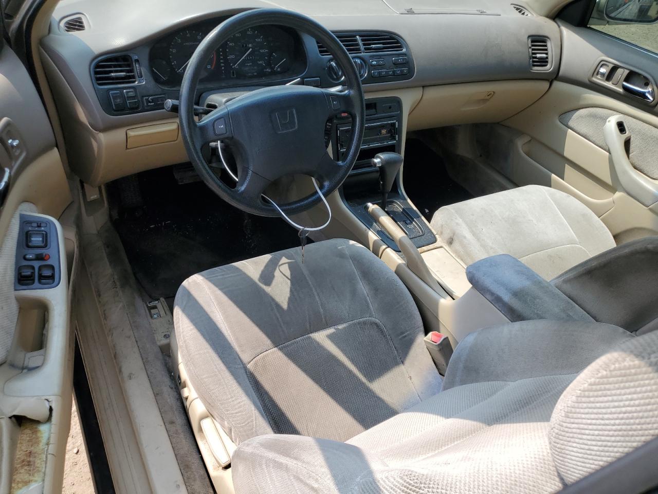 1995 Honda Accord Ex VIN: 1HGCD7250SA014725 Lot: 63202104