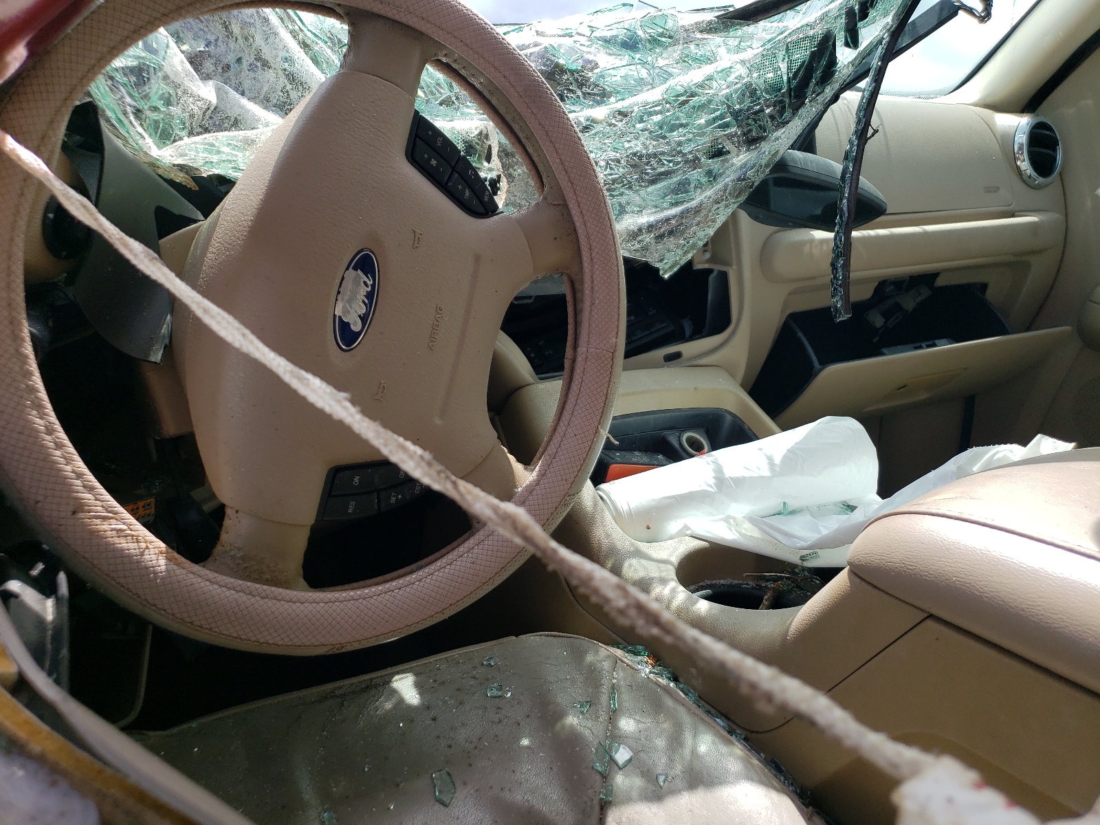 1FMFU17525LA57467 2005 Ford Expedition Eddie Bauer