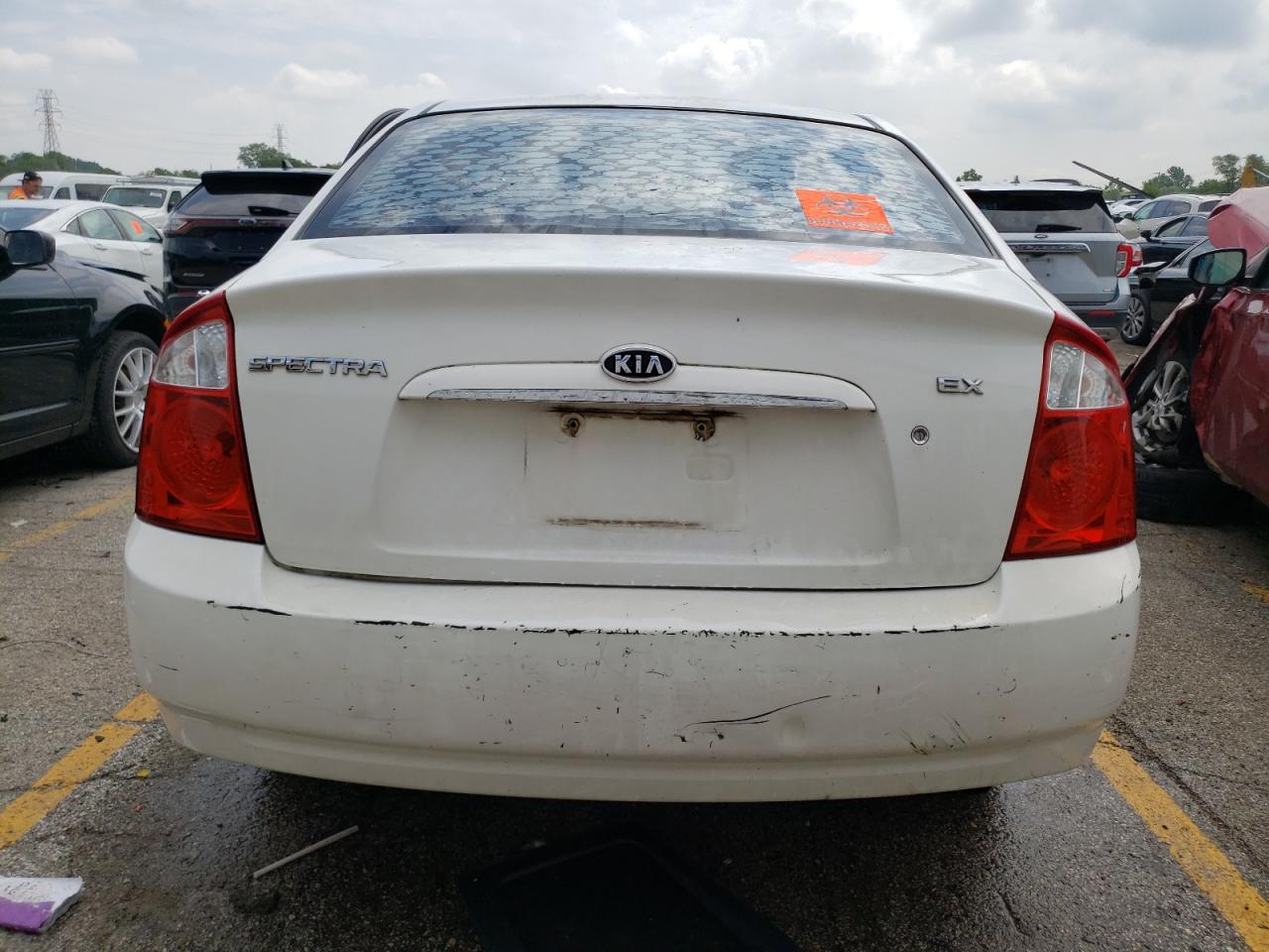 2005 Kia Spectra Lx VIN: KNAFE121155107332 Lot: 62520764