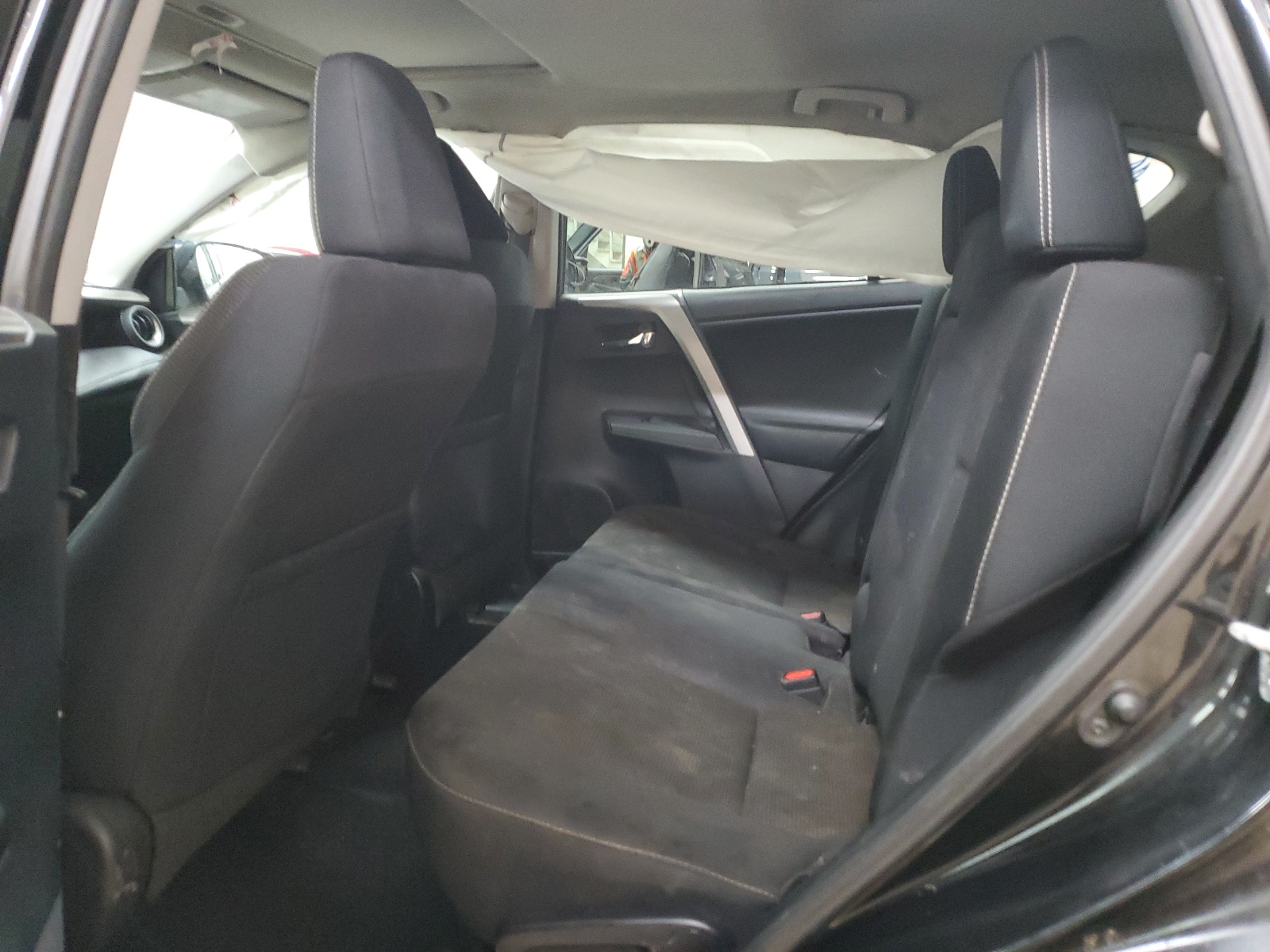 2T3RFREV8HW591068 2017 Toyota Rav4 Xle