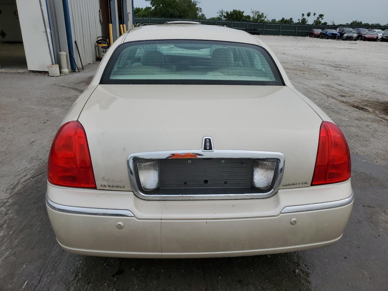 2003 Lincoln Town Car Cartier VIN: 1LNHM83W53Y667430 Lot: 62883664