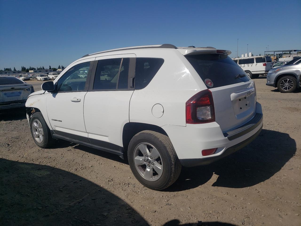 2016 Jeep Compass Latitude VIN: 1C4NJCEB3GD542923 Lot: 63147754