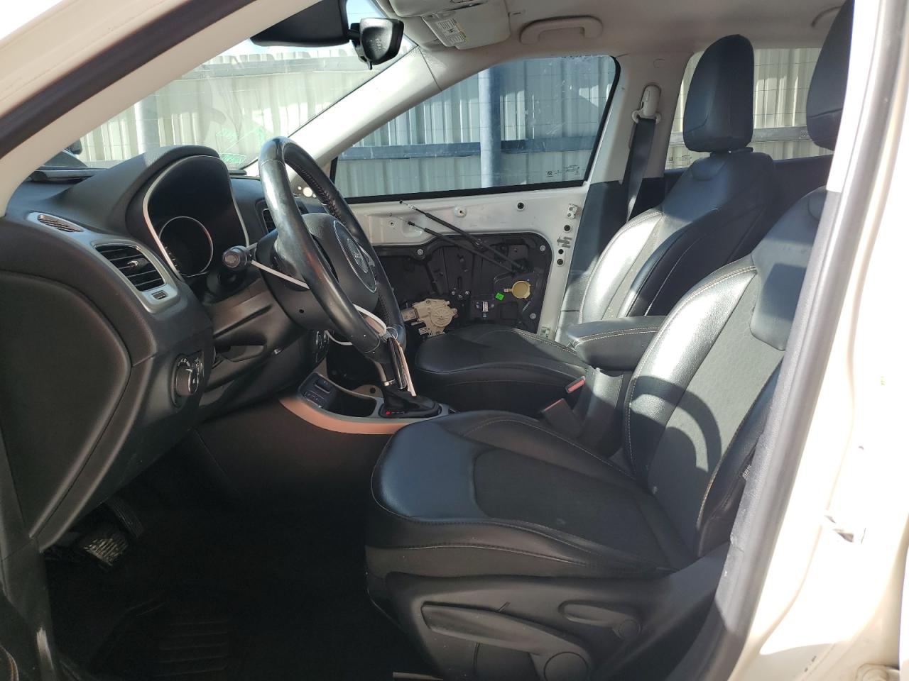 2018 Jeep Compass Latitude VIN: 3C4NJCBB0JT266626 Lot: 63382574