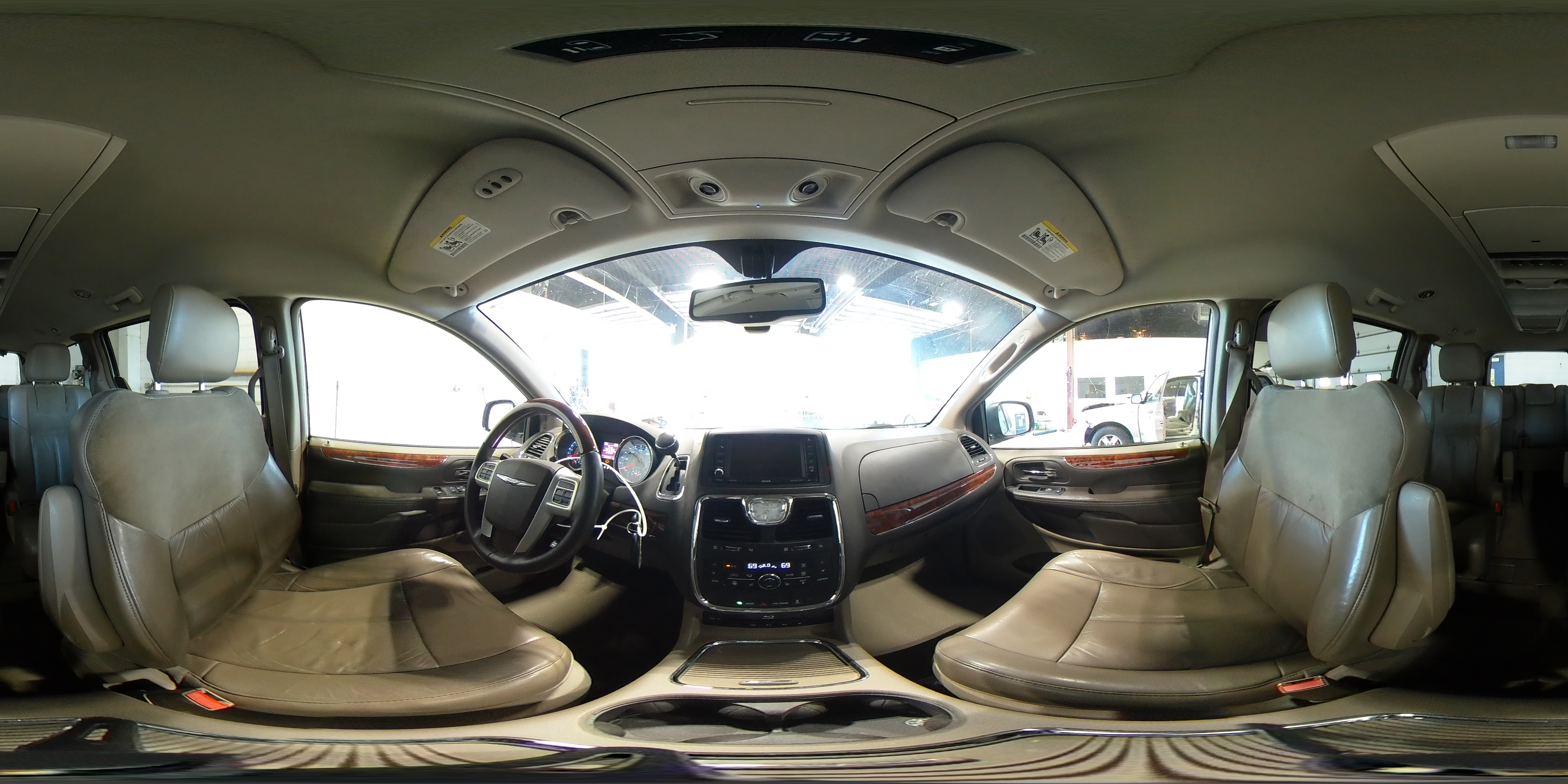 2014 Chrysler Town & Country Limited VIN: 2C4RC1GG3ER251812 Lot: 61462694