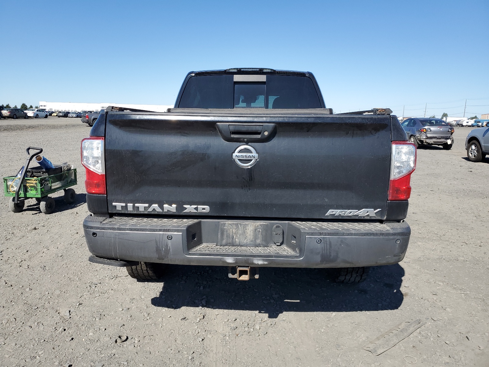 1N6BA1F42HN530830 2017 Nissan Titan Xd Sl