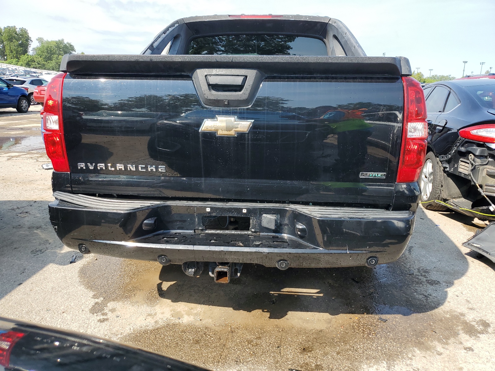 3GNTKGE33BG117743 2011 Chevrolet Avalanche Ltz