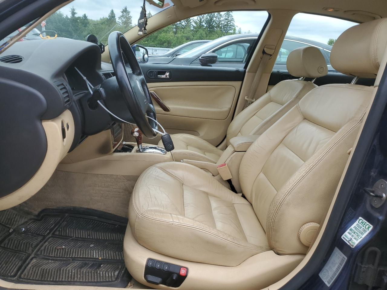 2003 Volkswagen Passat Glx 4Motion VIN: WVWTH63B83P343883 Lot: 62557574