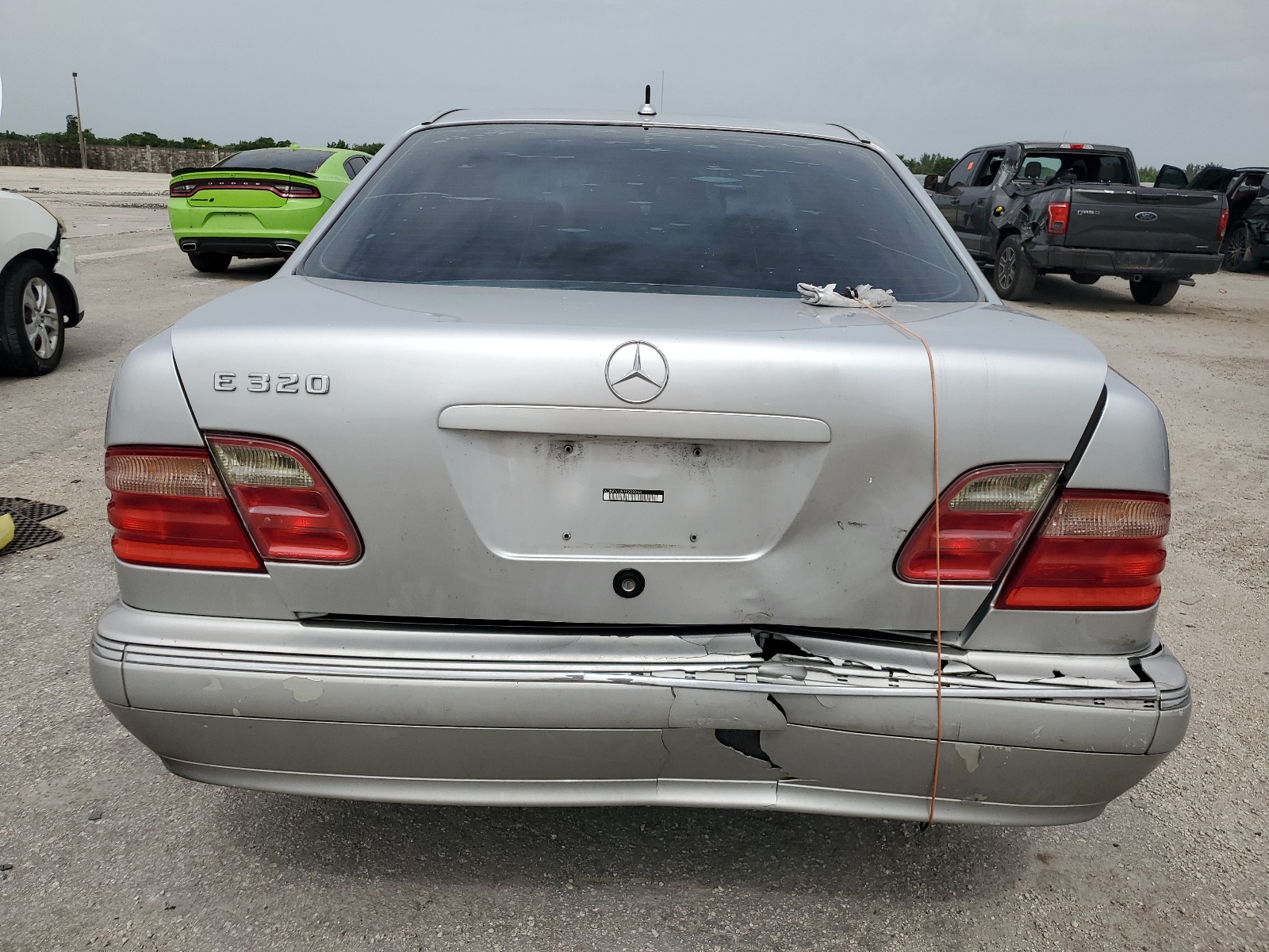 WDBJF65J91B209068 2001 Mercedes-Benz E 320