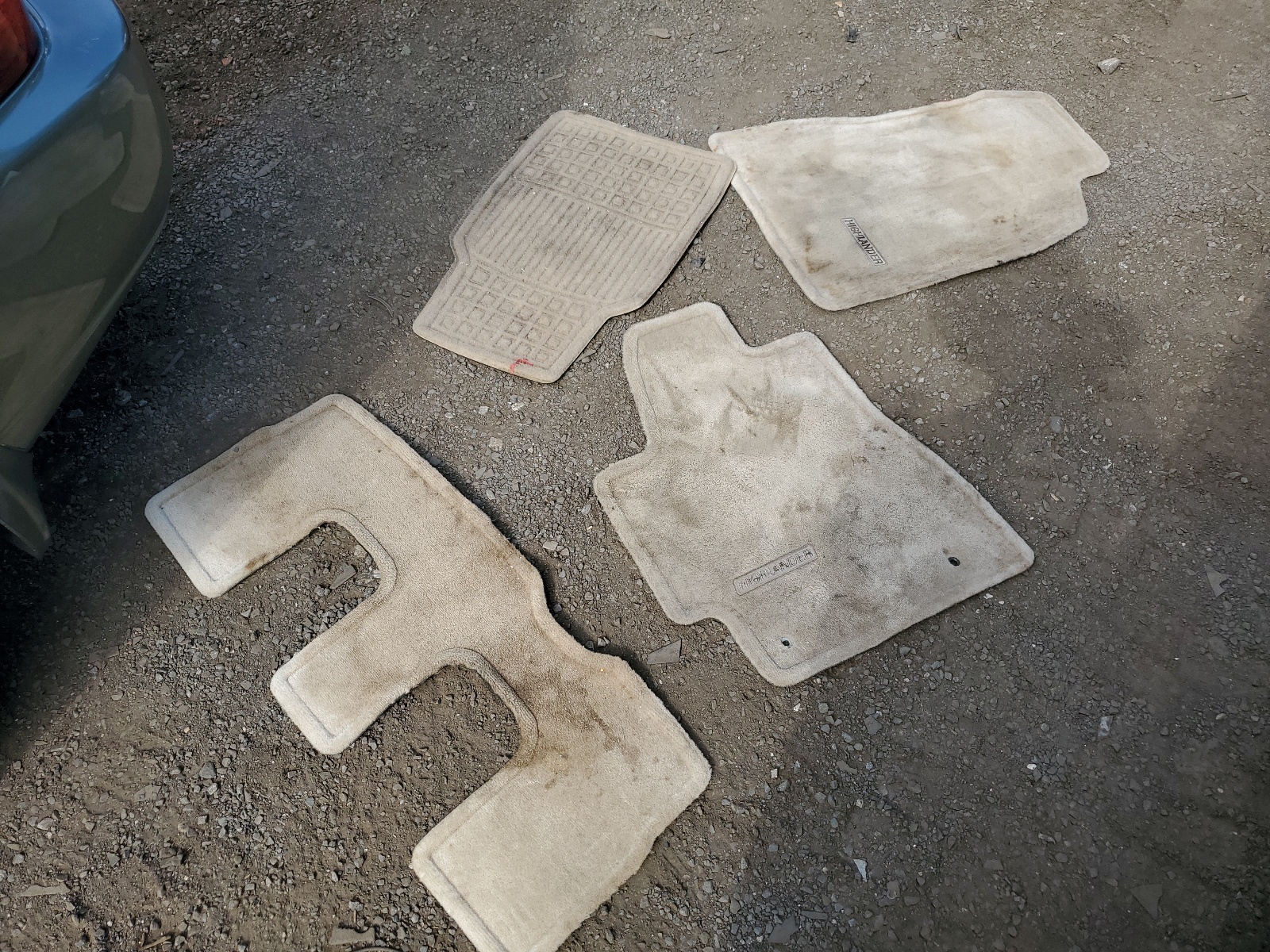 JTEDP21A140012501 2004 Toyota Highlander Base