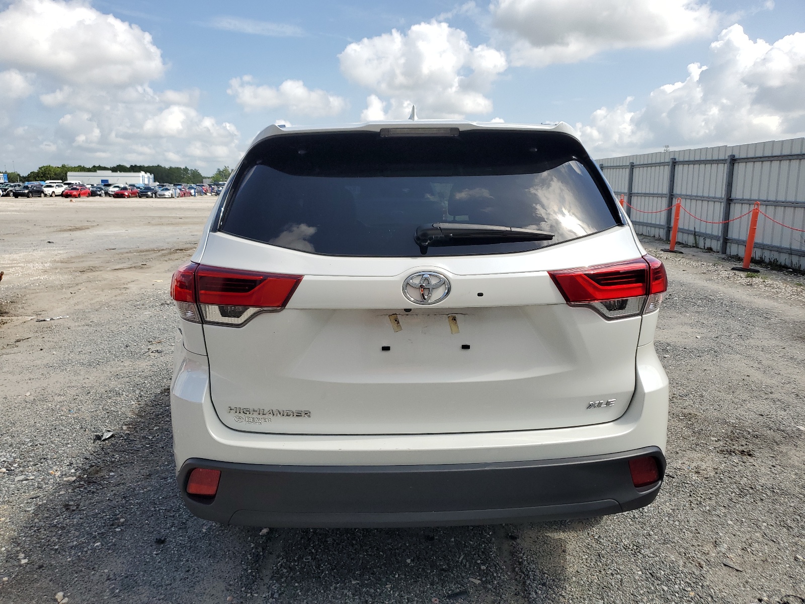 5TDKZRFH2KS338659 2019 Toyota Highlander Se