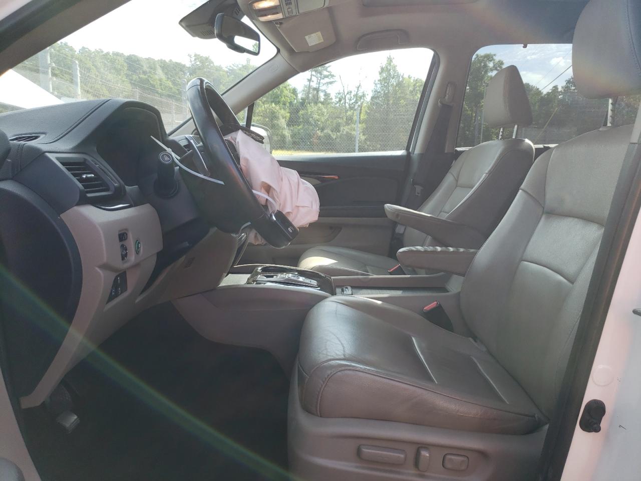 2017 Honda Pilot Touring VIN: 5FNYF6H90HB069601 Lot: 62102264