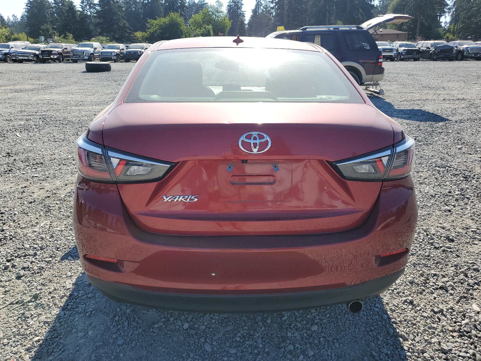 3MYDLBYV1KY523834 2019 Toyota Yaris L