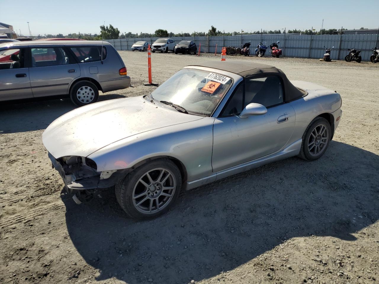 2000 Mazda Mx-5 Miata Base VIN: JM1NB3533Y0143895 Lot: 61762024