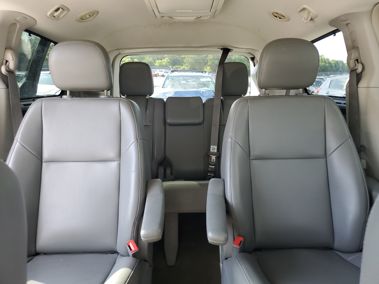 2C4RVABG0DR725215 2013 Volkswagen Routan Se