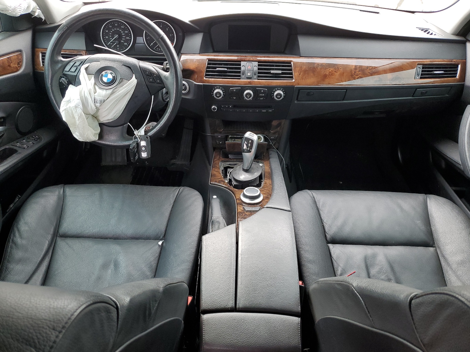 WBANV13548CZ54617 2008 BMW 528 Xi