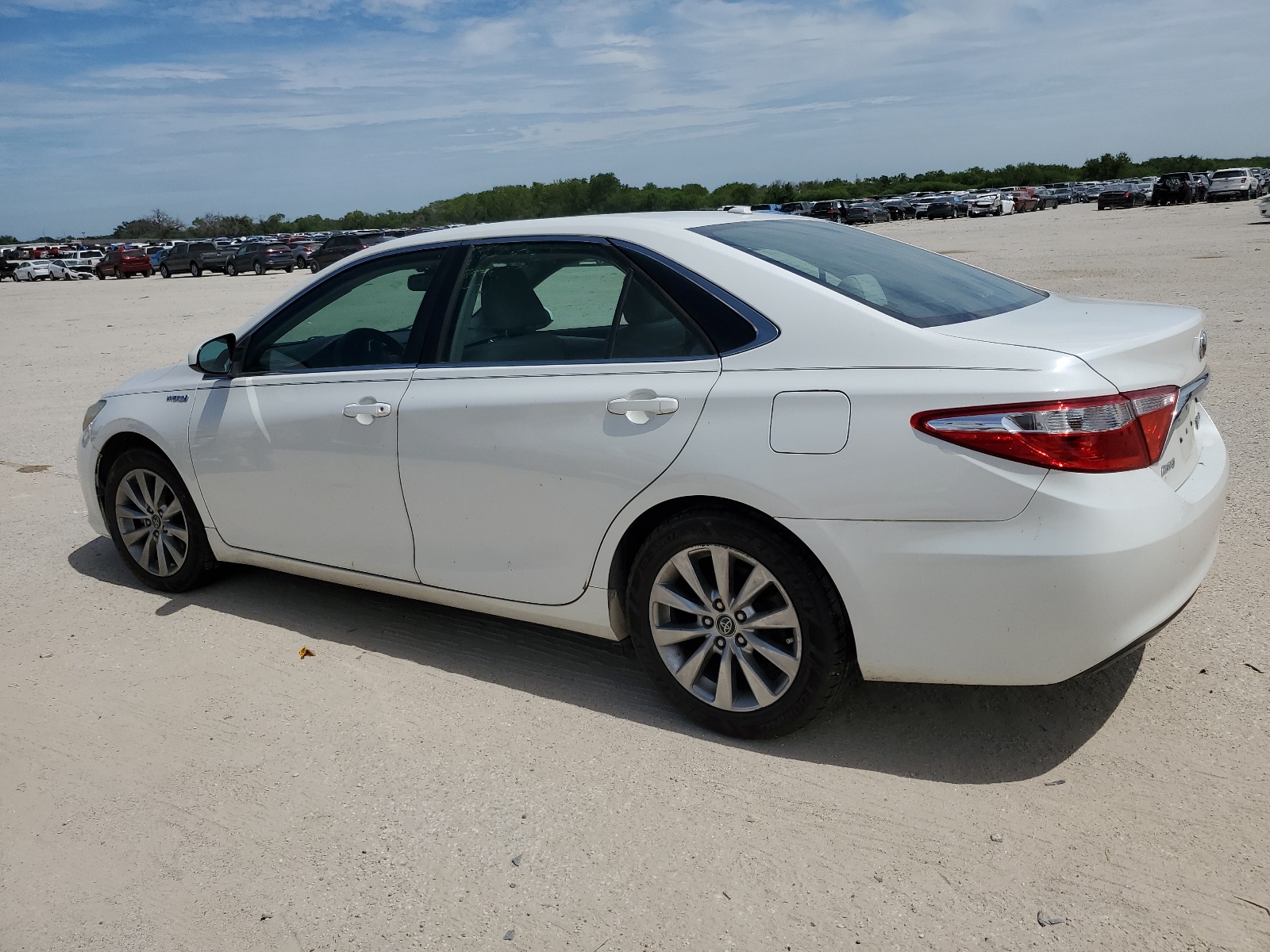 2015 Toyota Camry Hybrid vin: 4T1BD1FK8FU160359