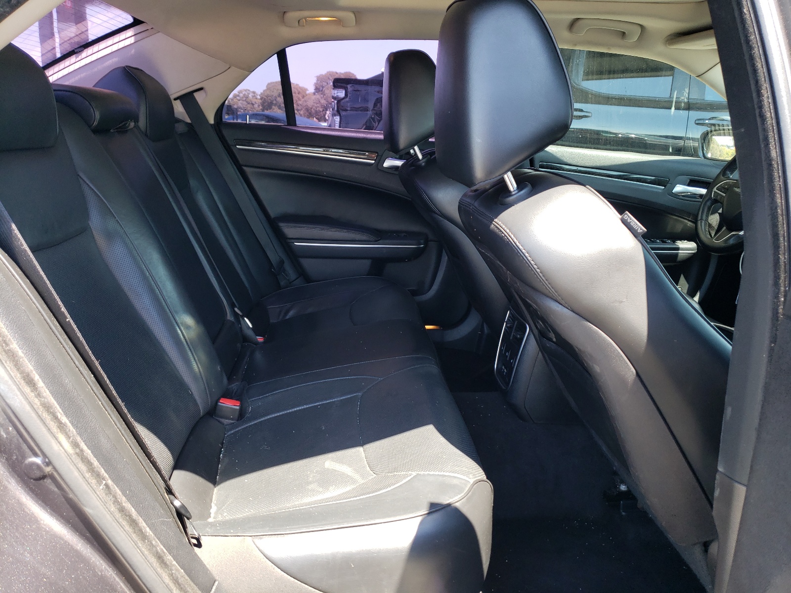 2C3CCAEG0GH216702 2016 Chrysler 300C