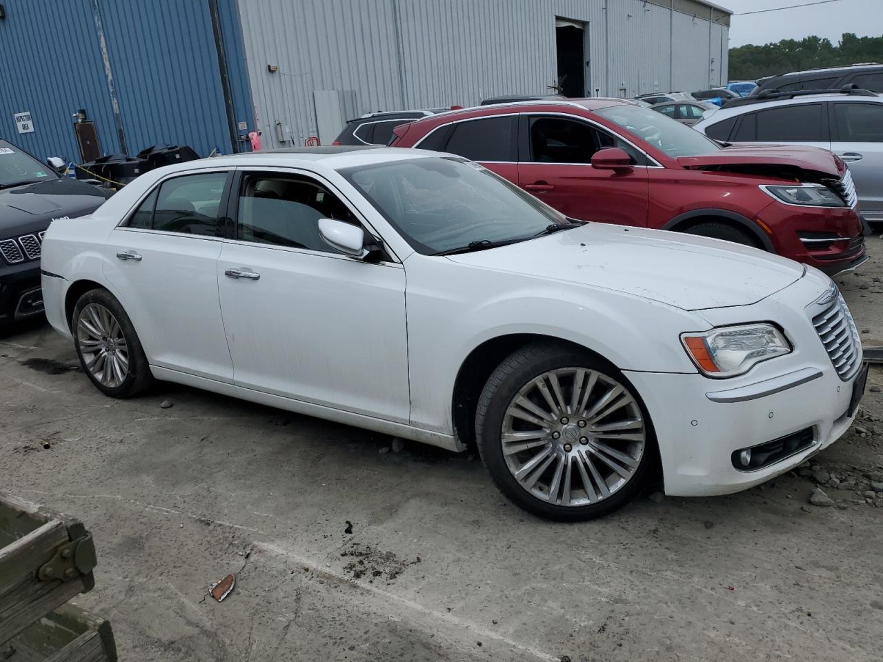 2013 Chrysler 300 - Image 4